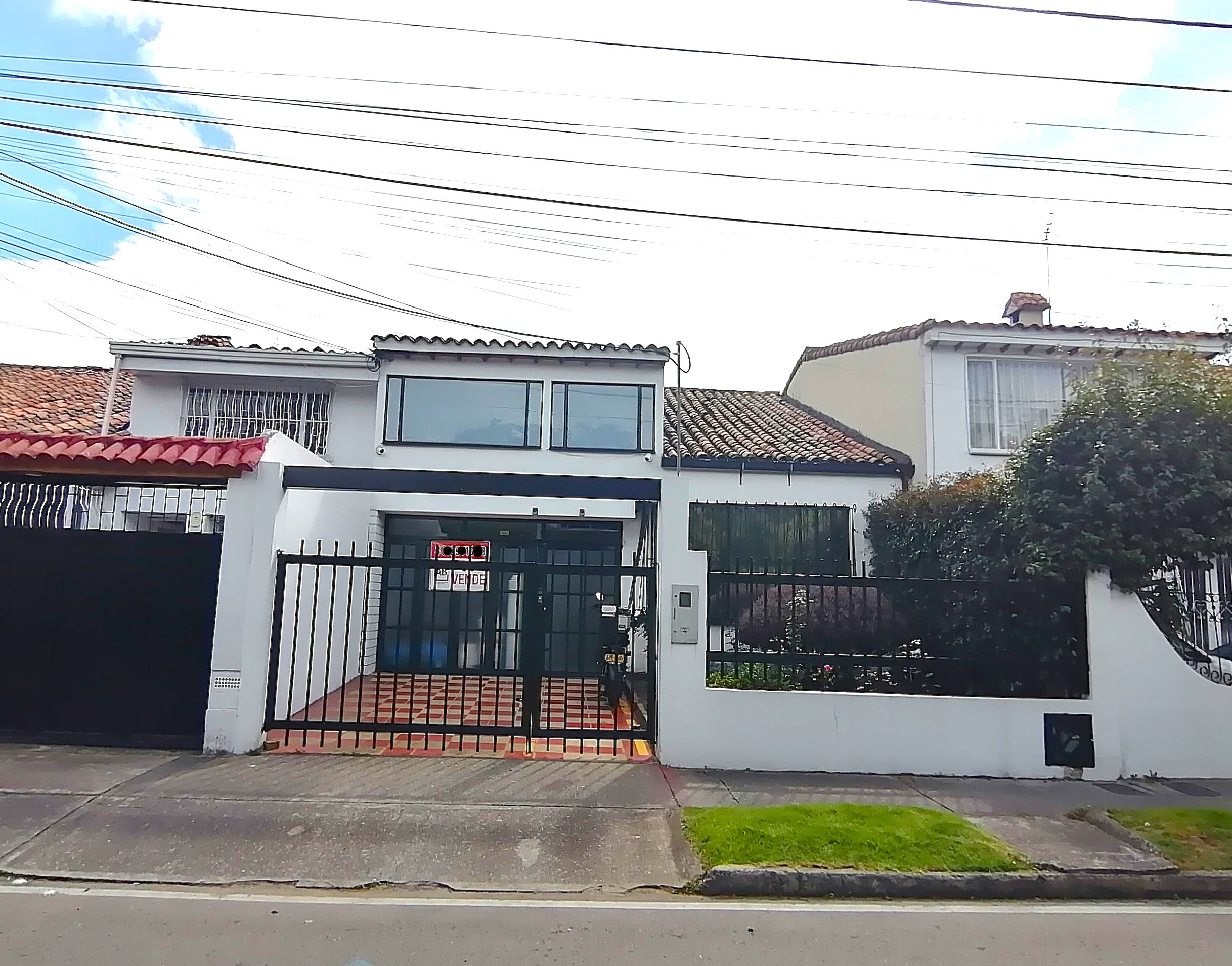 Casa en venta en Niza, Bogotá · foto 2 de 24
