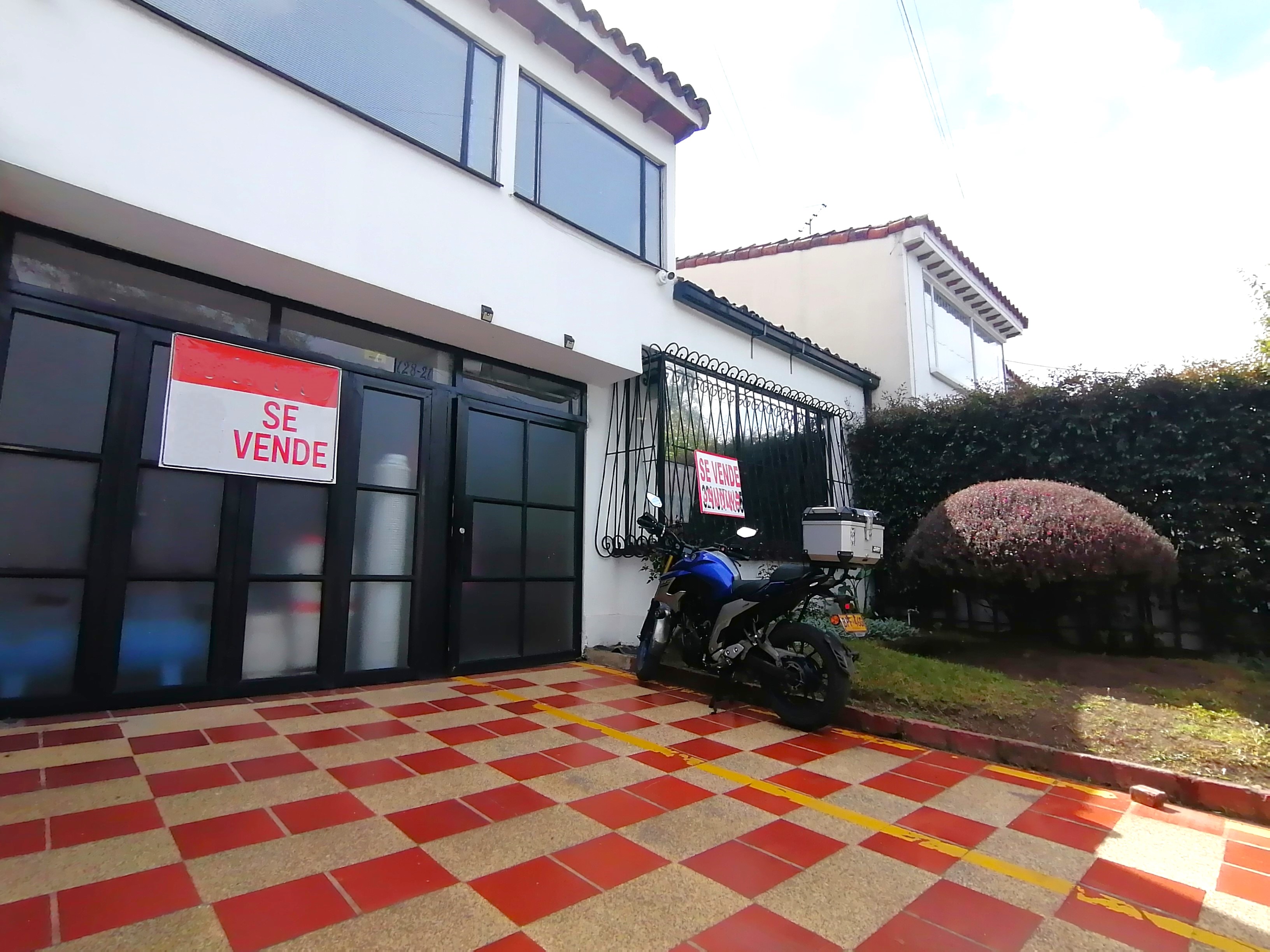 Casa en venta en Niza, Bogotá · foto 3 de 24