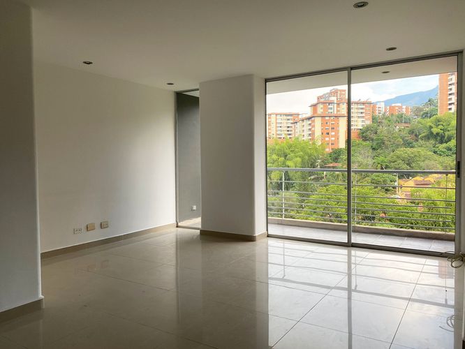 Apartamento de 2 alcobas en arriendo en Loma Del Esmeraldal, Envigado, 75 m² · foto 2 de 18