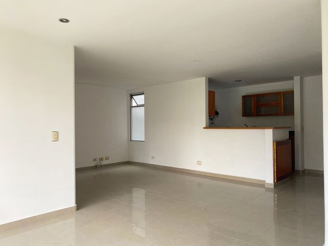 Apartamento de 2 alcobas en arriendo en Loma Del Esmeraldal, Envigado, 75 m² · foto 4 de 18