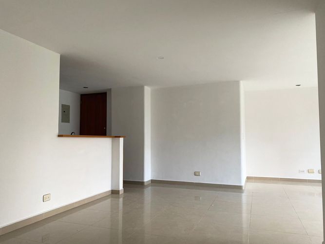 Apartamento de 2 alcobas en arriendo en Loma Del Esmeraldal, Envigado, 75 m² · foto 5 de 18