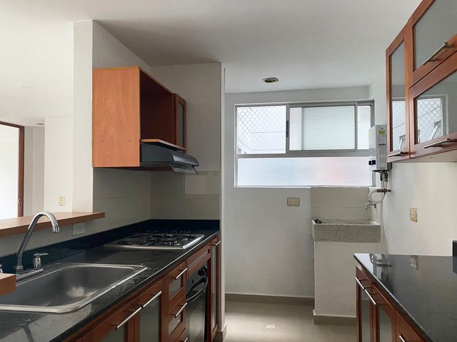 Apartamento de 2 alcobas en arriendo en Loma Del Esmeraldal, Envigado, 75 m² · foto 9 de 18