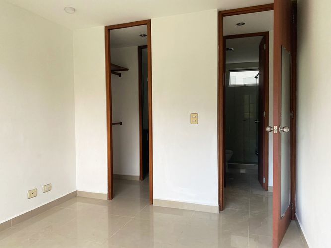 Apartamento de 2 alcobas en arriendo en Loma Del Esmeraldal, Envigado, 75 m² · foto 14 de 18