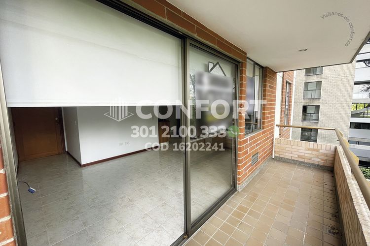 Apartaestudio en arriendo en Los Balsos, Medellín, 50 m² · foto 4 de 12