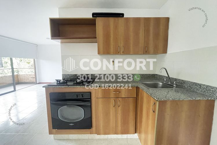 Apartaestudio en arriendo en Los Balsos, Medellín, 50 m² · foto 6 de 12