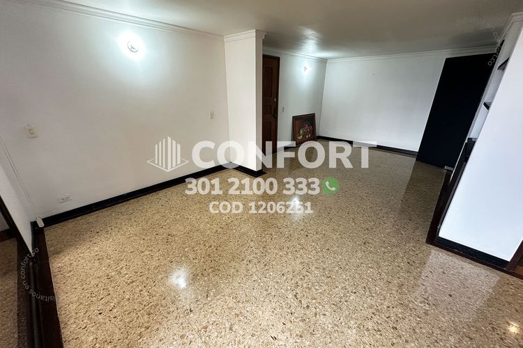 Apartamento de 3 alcobas en arriendo en Oviedo, Medellín, 118 m² · foto 4 de 24