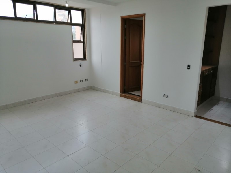 Apartamento en venta en El Portal, Envigado · foto 4 de 15