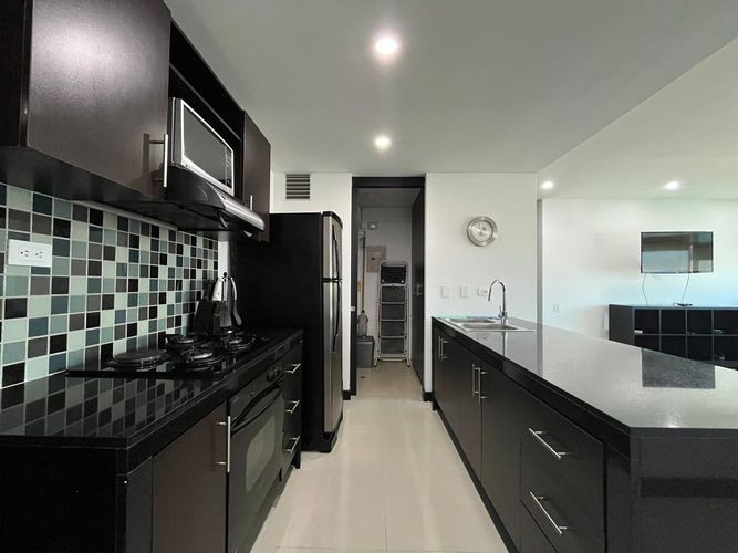 Apartamento de 1 alcoba en arriendo en El Poblado, Medellín, 63 m² · foto 5 de 11