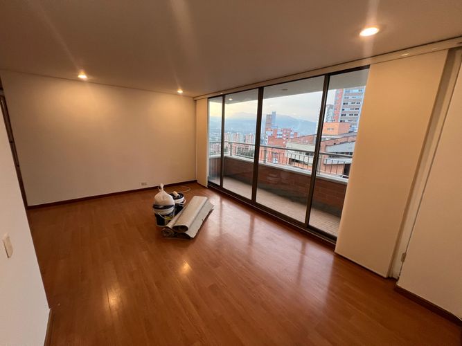 Apartamento de 1 alcoba en arriendo en El Poblado, Medellín, 87 m² · foto 2 de 8