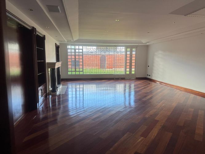 Casa de 4 alcobas en venta en Santa Ana Oriental, Bogotá, 750 m² · foto 12 de 18
