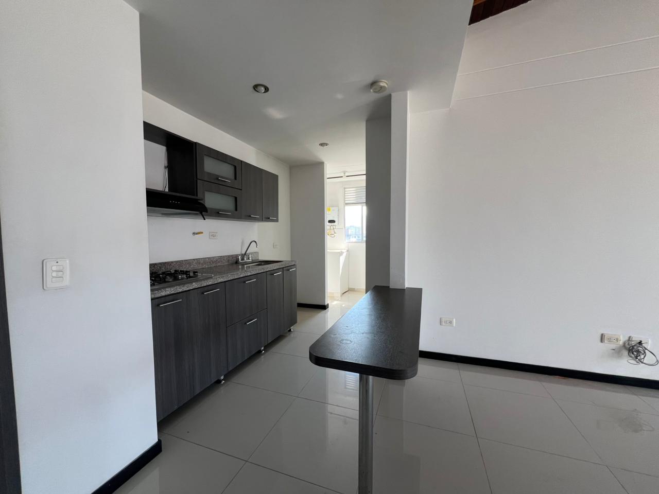 Apartamento en venta en Loma Benedictinos, Medellín · foto 3 de 13