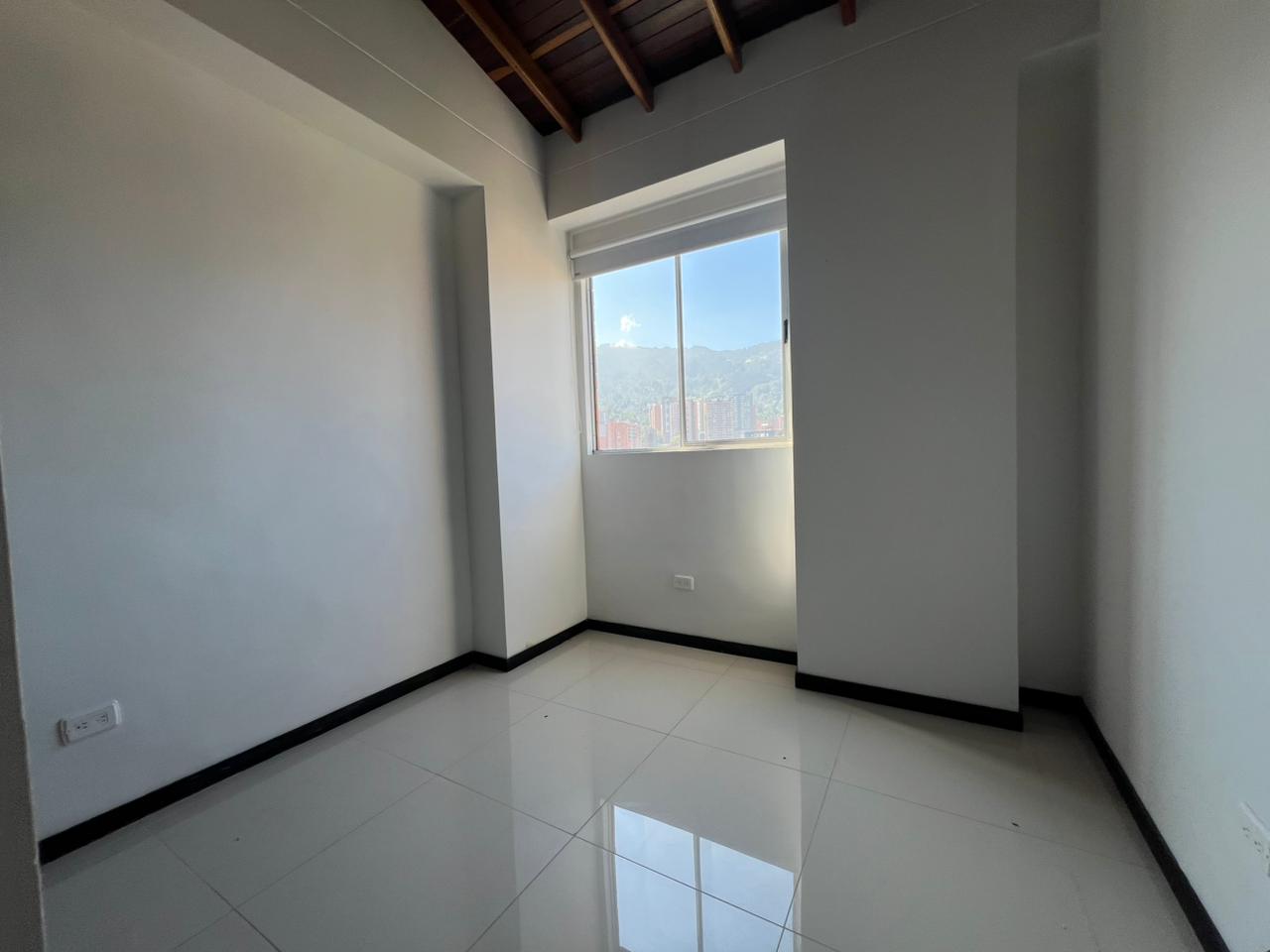 Apartamento en venta en Loma Benedictinos, Medellín · foto 7 de 13