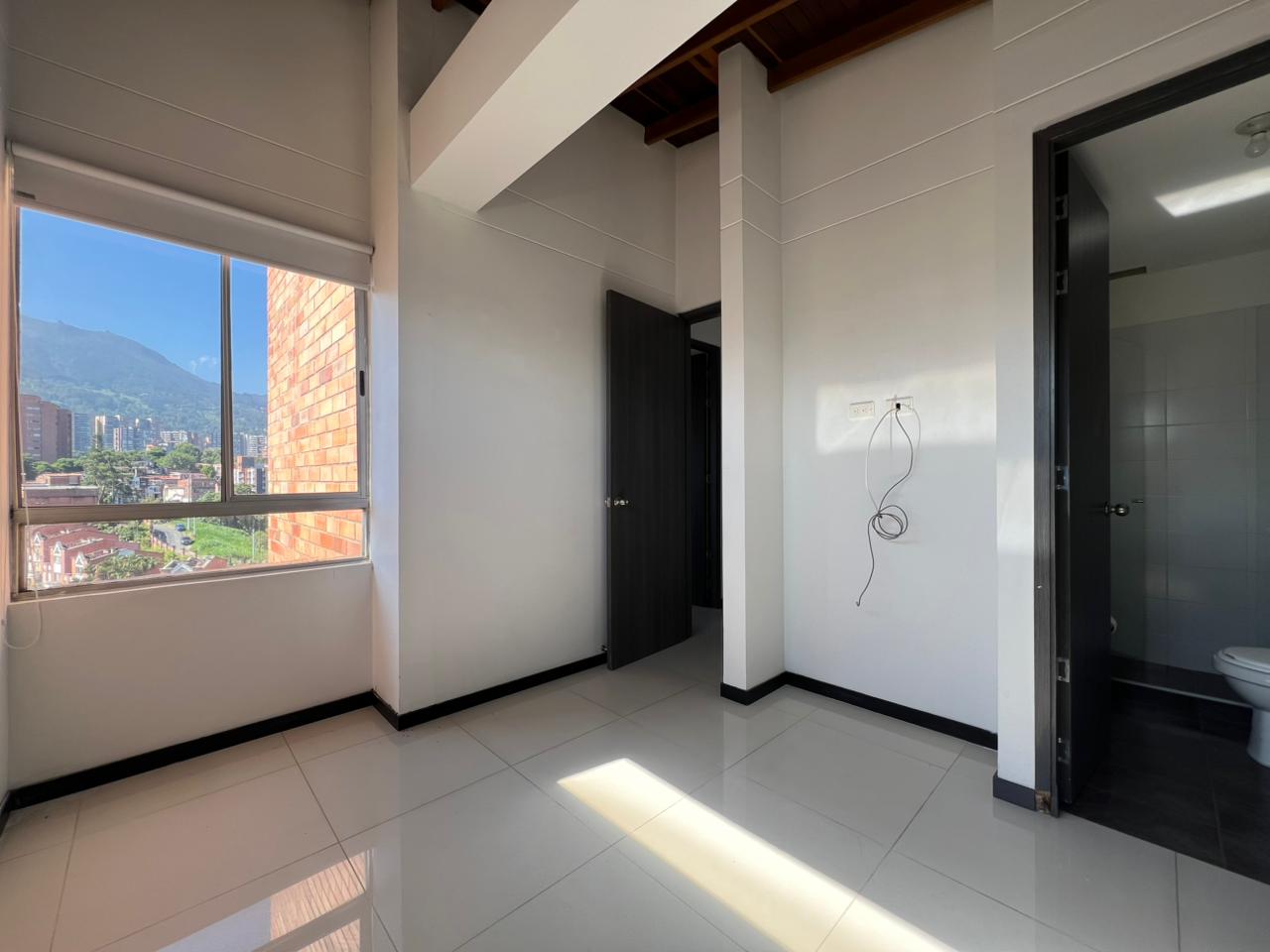 Apartamento en venta en Loma Benedictinos, Medellín · foto 10 de 13