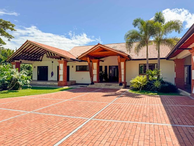 Casa de 5 alcobas en venta en Cairo Bajo, Villavicencio · foto 4 de 24