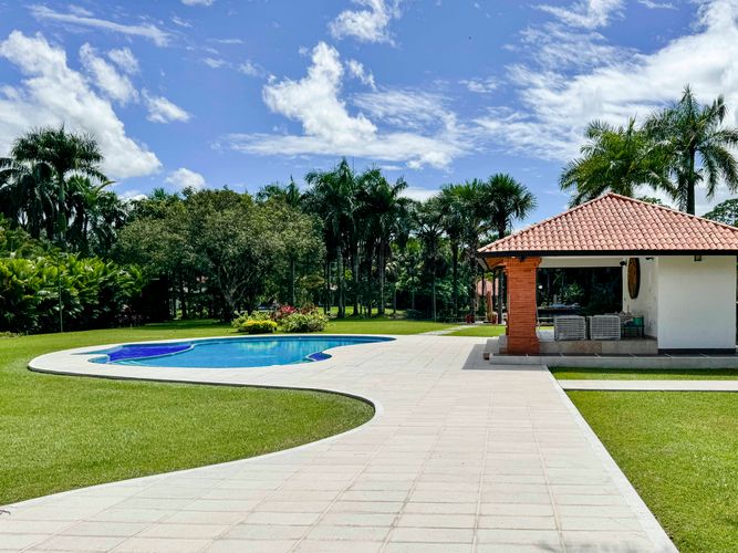 Casa de 5 alcobas en venta en Cairo Bajo, Villavicencio · foto 11 de 24