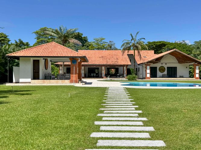 Casa de 5 alcobas en venta en Cairo Bajo, Villavicencio · foto 3 de 24