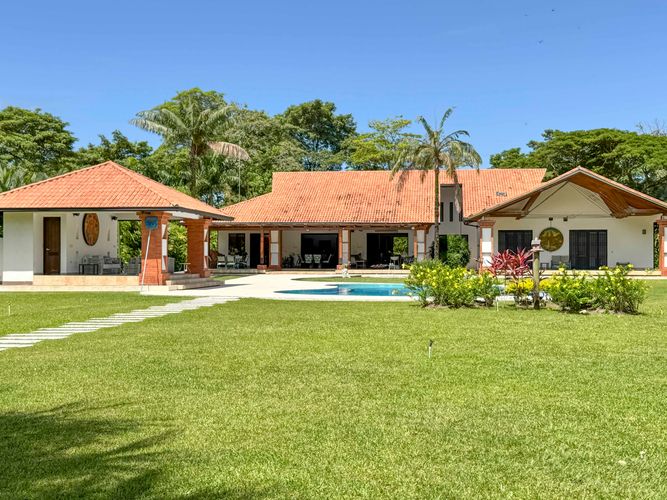 Casa de 5 alcobas en venta en Cairo Bajo, Villavicencio · foto 16 de 24