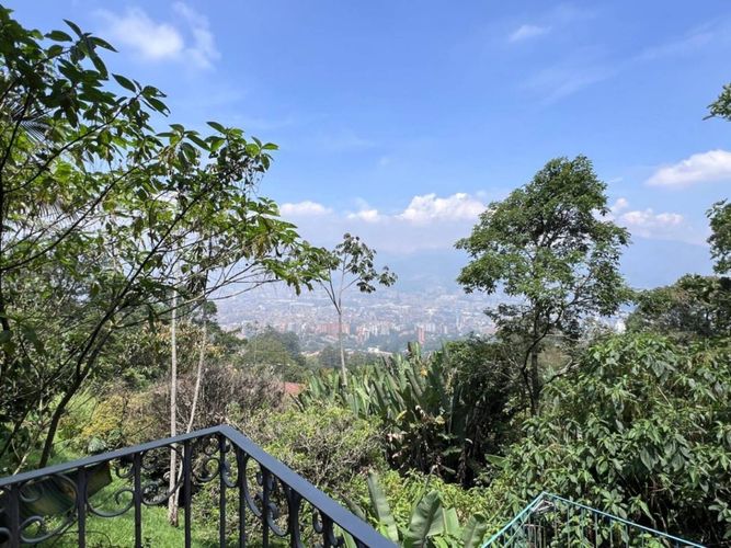 Casa de 11 alcobas en venta en Los Balsos, Medellín, 450 m² · foto 22 de 24
