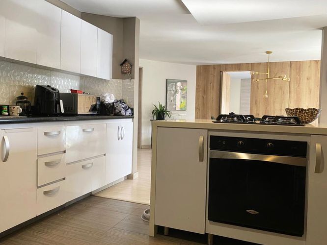 Apartamento de 2 alcobas en arriendo en El Poblado, Medellín, 100 m² · foto 10 de 20