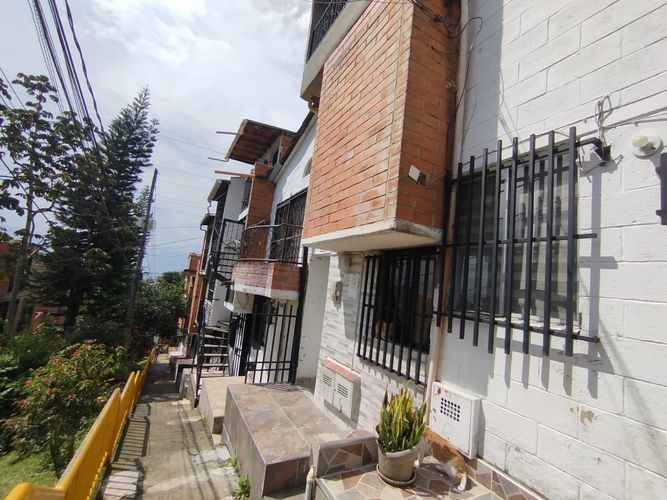 Casa de 4 alcobas en venta en Gerona, Medellín, 117 m² · foto 3 de 24