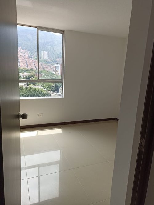 Apartamento de 2 alcobas en venta en Niquia, Bello, 60 m² · foto 5 de 11