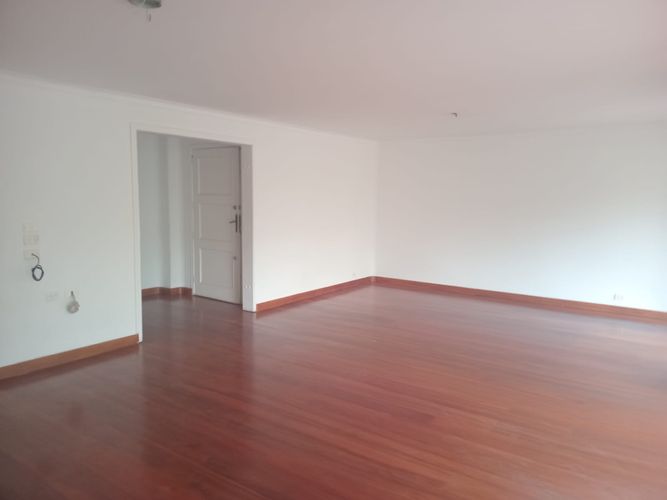 Apartamento de 4 alcobas en arriendo en El Poblado, Medellín, 195 m² · foto 3 de 19