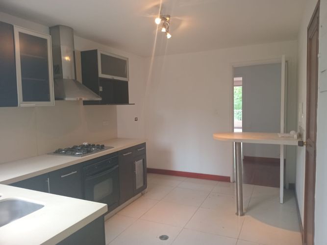Apartamento de 4 alcobas en arriendo en El Poblado, Medellín, 195 m² · foto 5 de 19