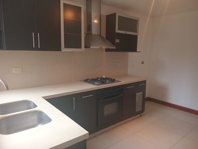 Apartamento de 4 alcobas en arriendo en El Poblado, Medellín, 195 m² · foto 7 de 19