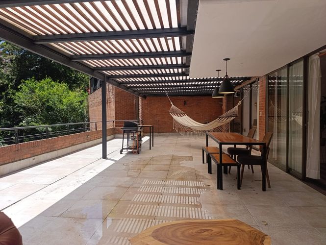 Apartamento de 3 alcobas en arriendo en El Poblado, Medellín, 177 m² · foto 19 de 20