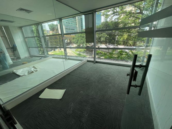 Local en arriendo en Oviedo, Medellín, 270 m² · foto 2 de 24