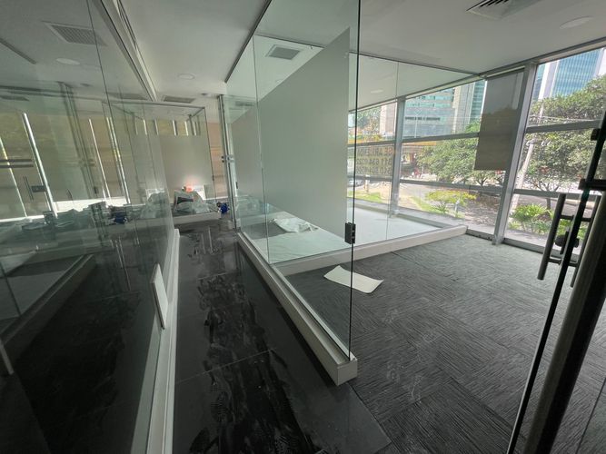 Local en arriendo en Oviedo, Medellín, 270 m² · foto 3 de 24