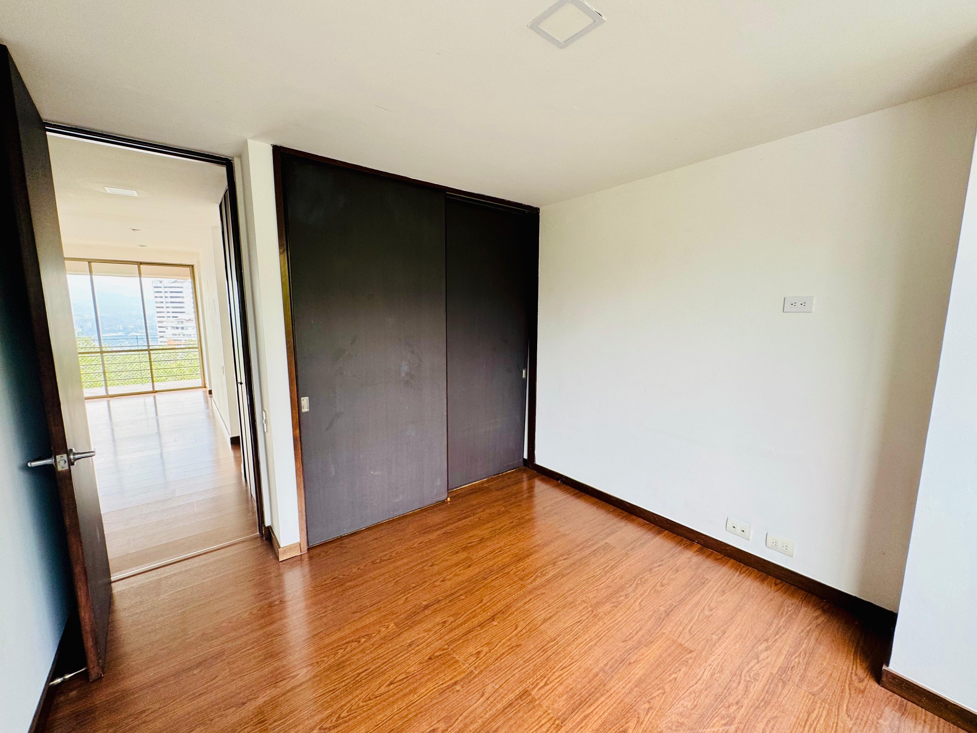 Apartamento en arriendo en San Lucas, Medellín · foto 6 de 12