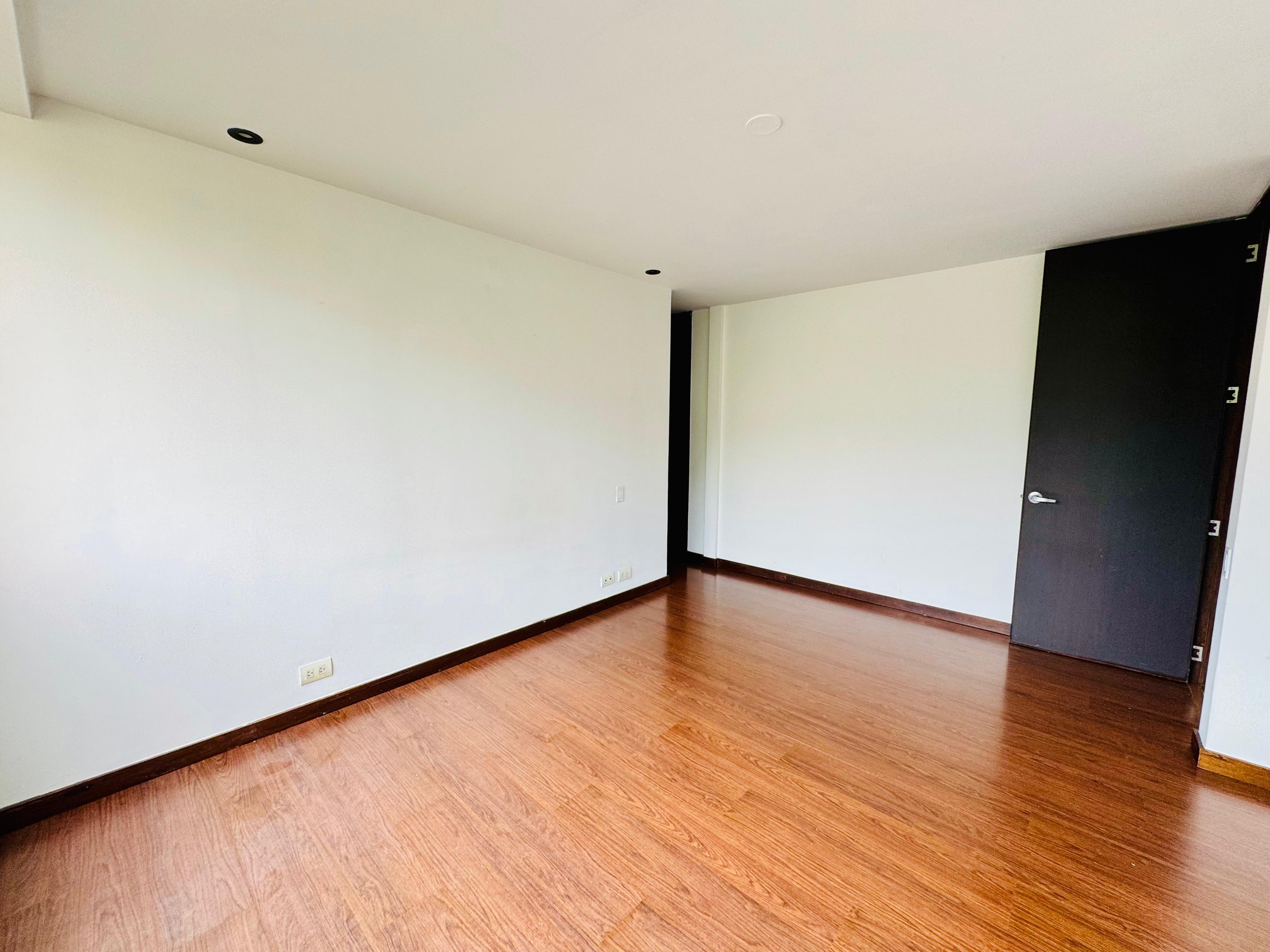 Apartamento en arriendo en San Lucas, Medellín · foto 8 de 12