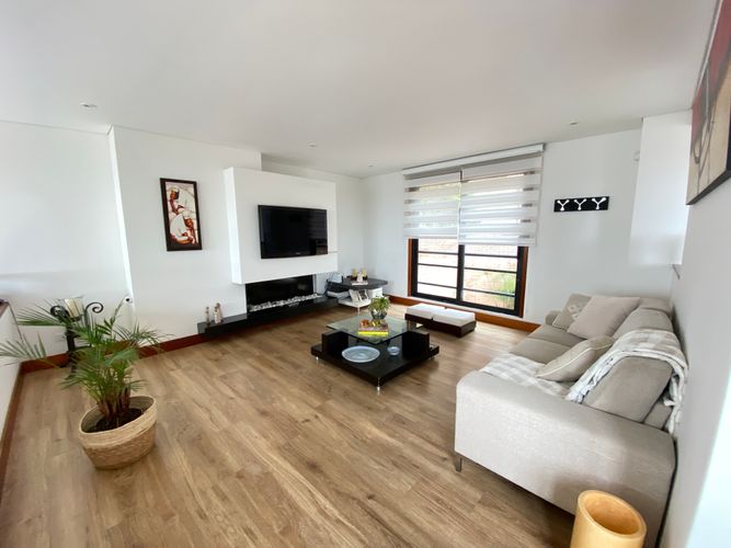 Casa de 4 alcobas en venta en Bosque Medina, Bogotá, 465 m² · foto 9 de 14