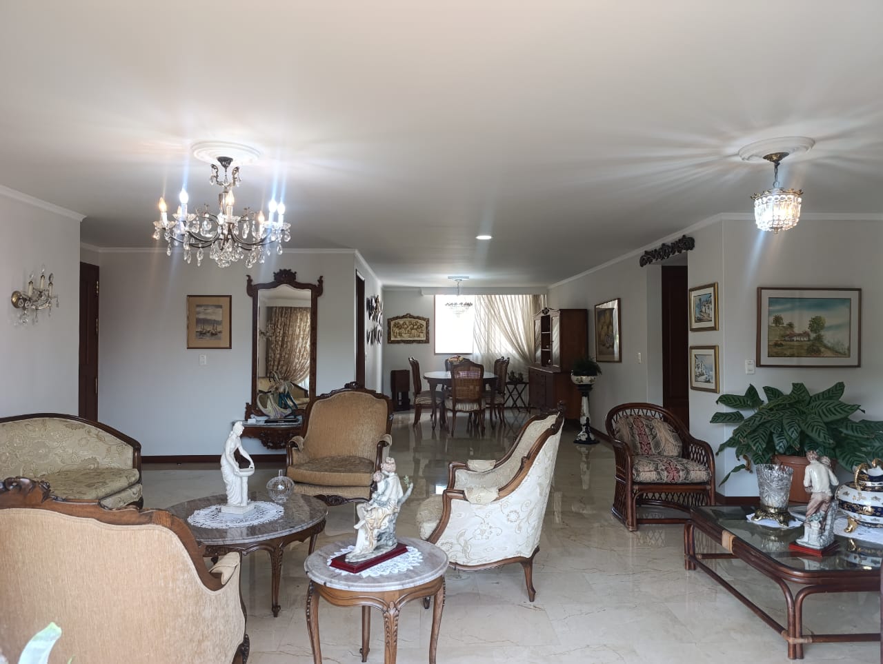 Apartamento en arriendo en El Poblado, Medellín · foto 2 de 20