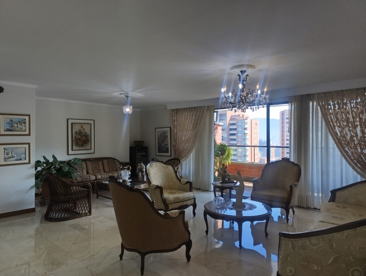 Apartamento en arriendo en El Poblado, Medellín · foto 4 de 20