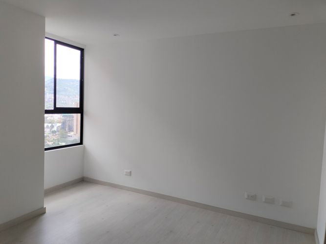 Apartamento de 2 alcobas en arriendo en El Poblado, Medellín, 64 m² · foto 3 de 16