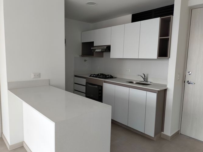 Apartamento de 2 alcobas en arriendo en El Poblado, Medellín, 64 m² · foto 5 de 16