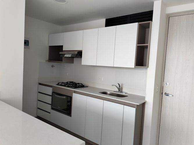 Apartamento de 2 alcobas en arriendo en El Poblado, Medellín, 64 m² · foto 6 de 16
