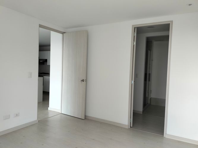 Apartamento de 2 alcobas en arriendo en El Poblado, Medellín, 64 m² · foto 9 de 16