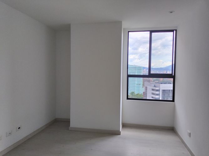 Apartamento de 2 alcobas en arriendo en El Poblado, Medellín, 64 m² · foto 11 de 16