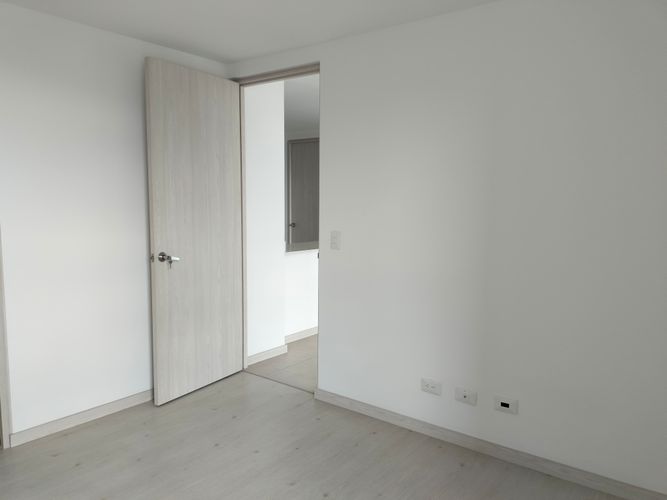 Apartamento de 2 alcobas en arriendo en El Poblado, Medellín, 64 m² · foto 12 de 16