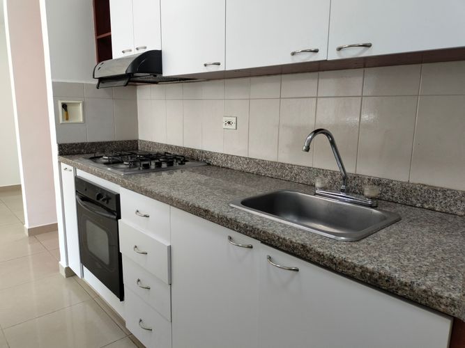 Apartamento de 2 alcobas en arriendo en El Poblado, Medellín, 68 m² · foto 4 de 16