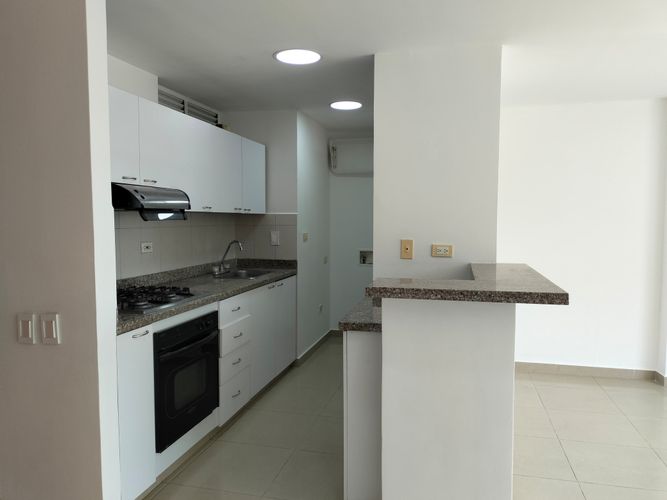 Apartamento de 2 alcobas en arriendo en El Poblado, Medellín, 68 m² · foto 5 de 16