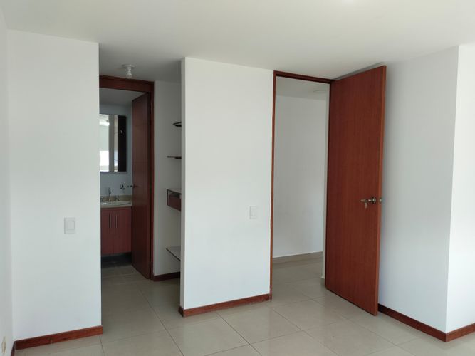 Apartamento de 2 alcobas en arriendo en El Poblado, Medellín, 68 m² · foto 11 de 16
