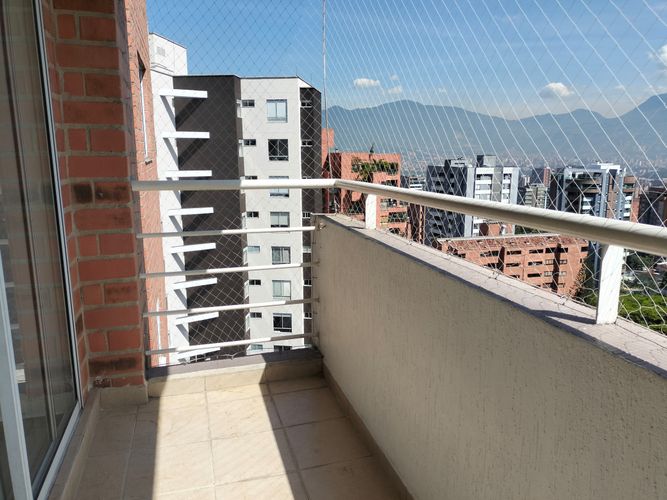 Apartamento de 2 alcobas en arriendo en El Poblado, Medellín, 68 m² · foto 15 de 16
