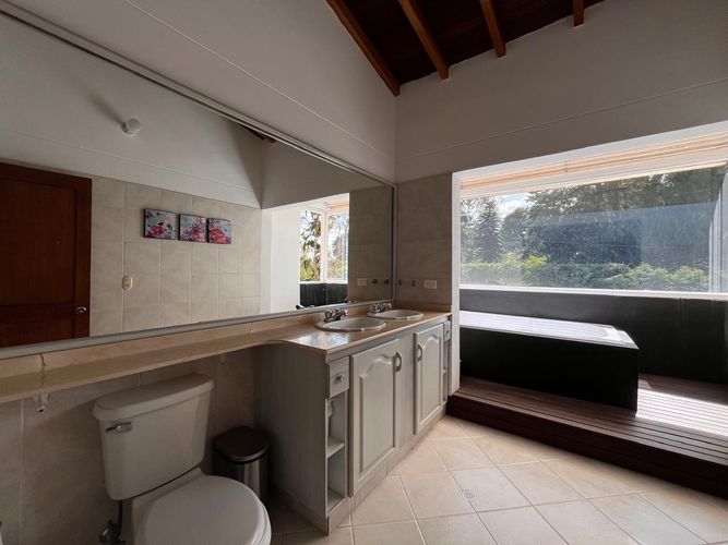 Casa de 4 alcobas en venta en Mesa, Envigado, 283 m² · foto 12 de 20