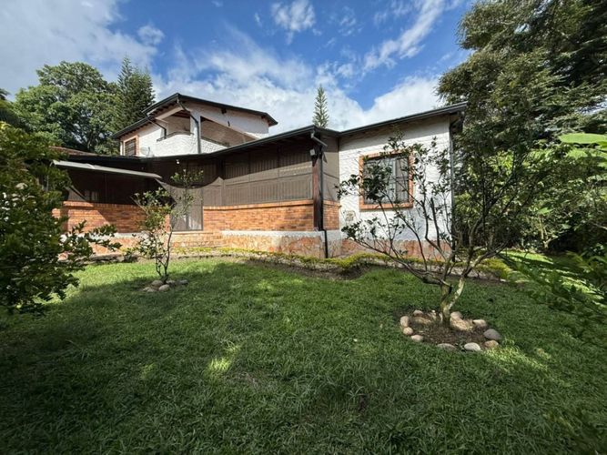 Casa de 4 alcobas en venta en La Mata, Piedecuesta, 250 m² · foto 13 de 15