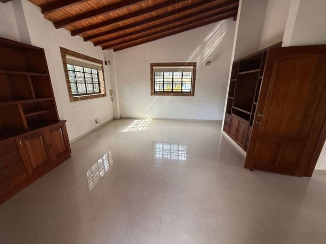 Casa de 4 alcobas en venta en La Mata, Piedecuesta, 250 m² · foto 2 de 15