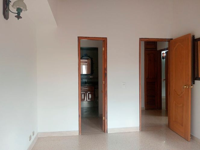 Apartamento de 4 alcobas en arriendo en Laureles, Medellín, 150 m² · foto 3 de 16